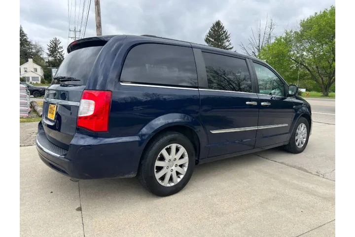 $6995 : 2015 Town and Country Touring image 8