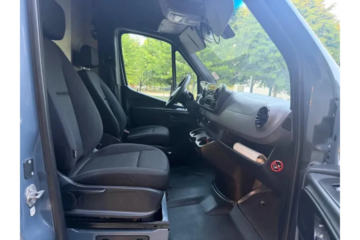 $27997 : 2019 Mercedes-Benz Sprinter 2 image 8