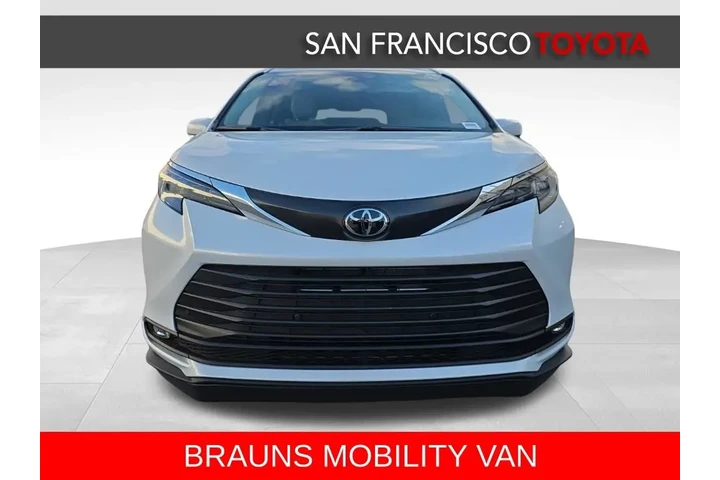 $89888 : 2026 Sienna XLE 8 Passenger image 9