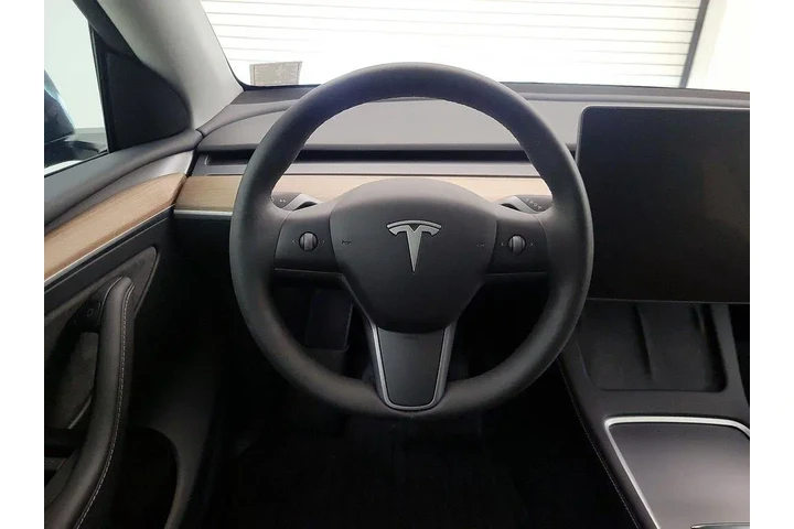 $35998 : Tesla Model Y 2023 AWD Long image 10