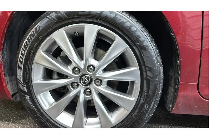 $13679 : Toyota Camry 2017 SE 4dr Sed image 7