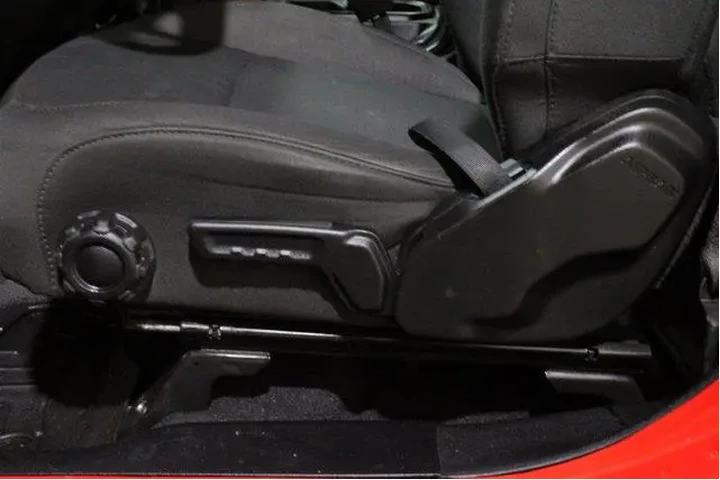 $32898 : Jeep Gladiator 2023 4x4 Over image 4