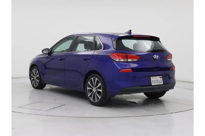 $13998 : Hyundai ELANTRA GT 2020 4dr image 2