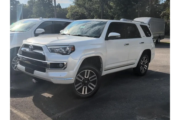 $28662 : Toyota 4Runner 2018 4x4 SR5 image 1