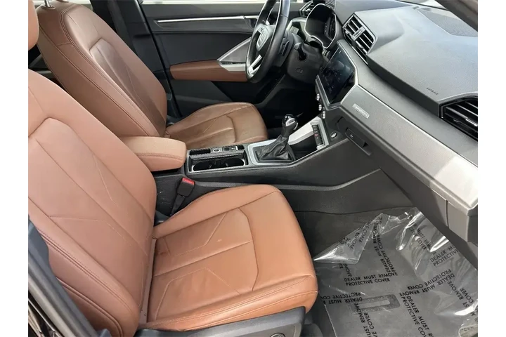 $21140 : Audi Q3 2022 AWD quattro S l image 9