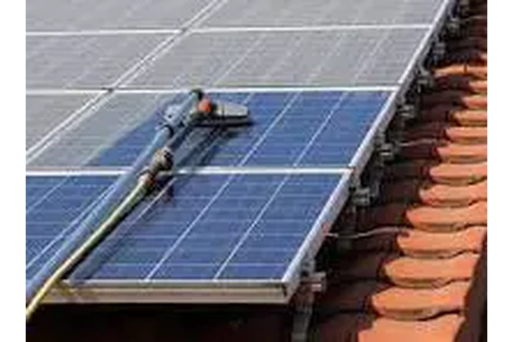 LIMPIEZA DE PANELES SOLARES image 2