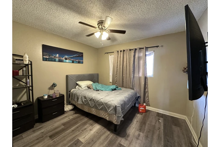 $1000 : Rento un cuarto image 4
