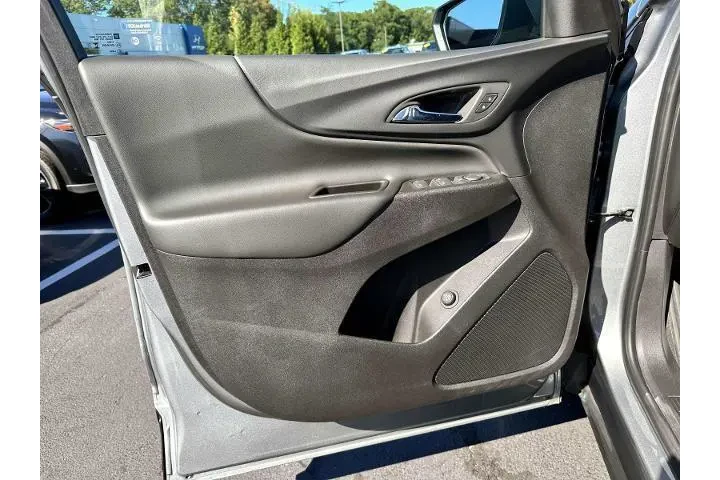 $23999 : Chevrolet Equinox 2023 4x4 L image 8