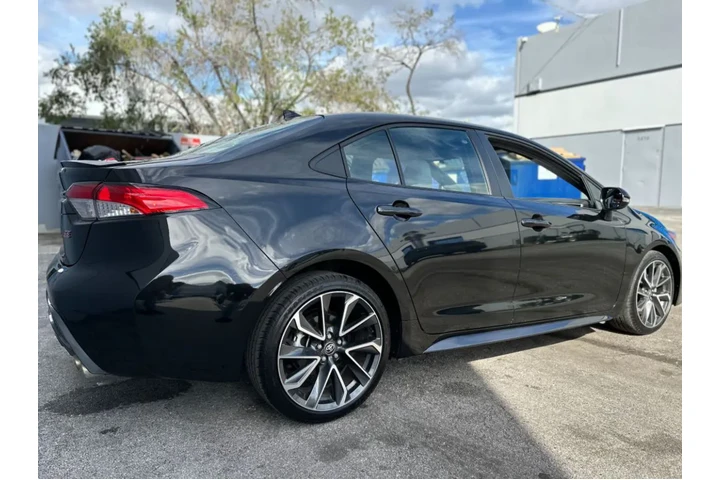 $1000 : Toyota corolla image 3