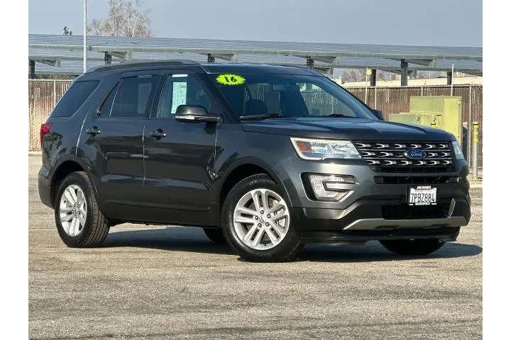 $14990 : Ford Explorer 2016 XLT 4dr S image 1