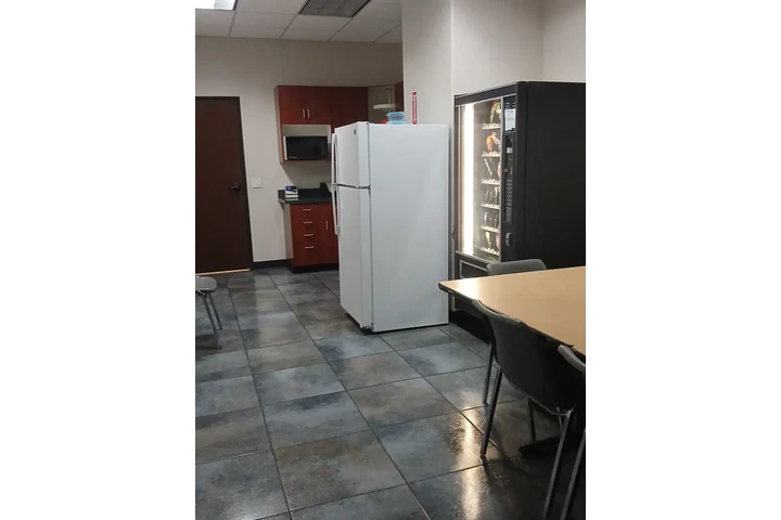 Busco trabajo en la mañanas image 1