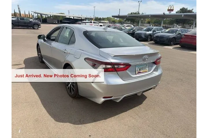 $26900 : Toyota Camry 2024 SE 4dr Sed image 3