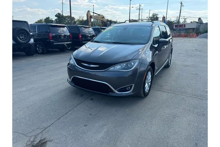 $9980 : 2019 Pacifica Touring L FWD image 7