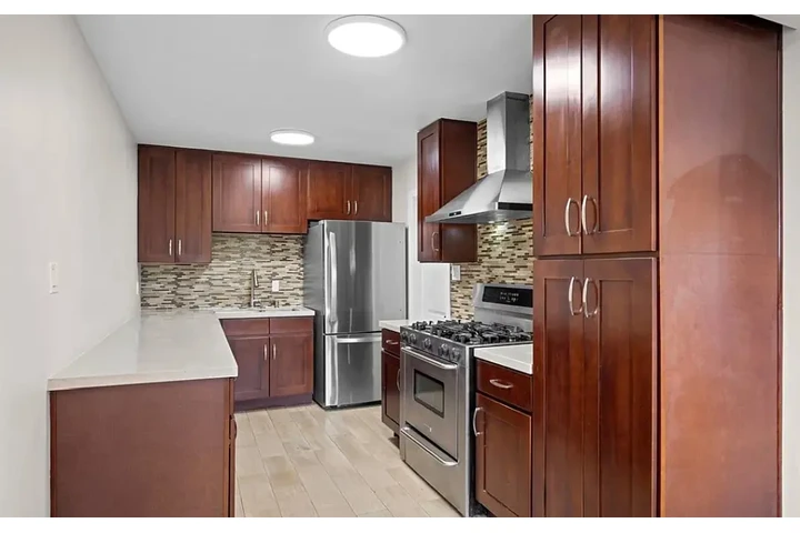 $2500 : Beautiful 3 bedroom house image 5