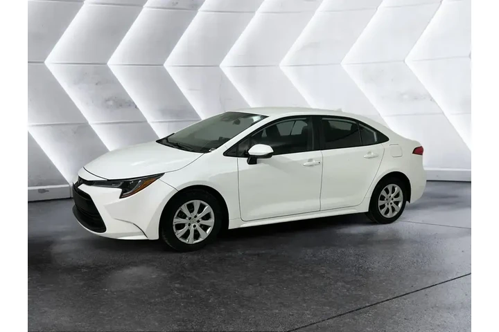 $17791 : Toyota Corolla 2023 LE 4dr S image 3