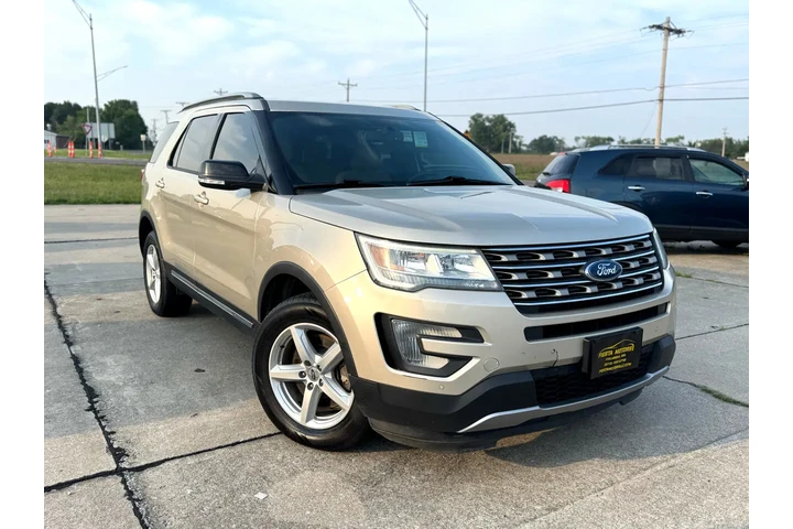 $8999 : 2017 Explorer XLT 4WD image 1