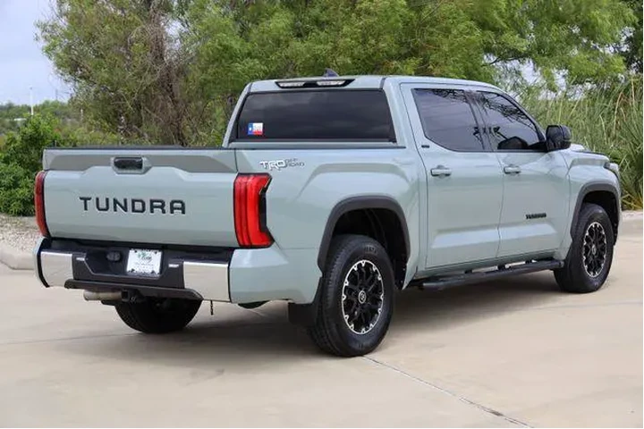 $37703 : Toyota Tundra 2022 4x2 SR5 4 image 8