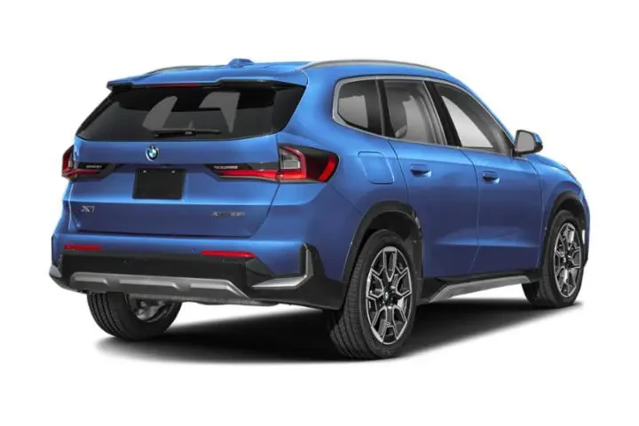 $31943 : BMW X1 2023 AWD xDrive28i 4d image 3