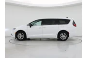 $29998 : Chrysler Pacifica 2024 Touri thumbnail
