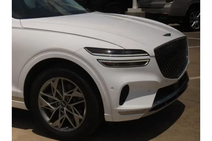 $30911 : Genesis GV70 2023 AWD 2.5T S image 5