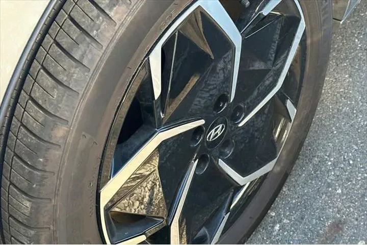 $31990 : Hyundai IONIQ 5 2024 Limited image 4