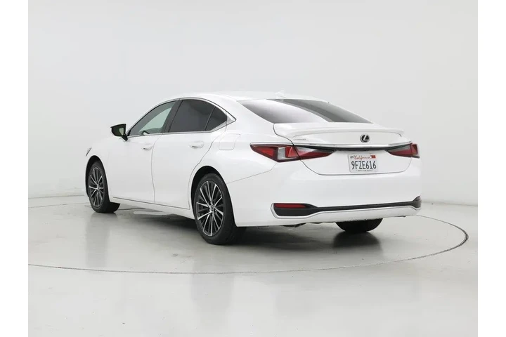 $37998 : Lexus ES 300h 2023 4dr Sedan image 2