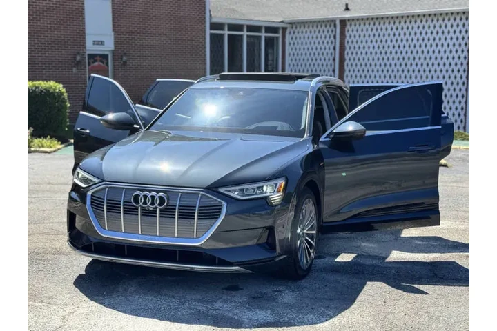 $22900 : 2019 e-tron quattro Prestige image 5