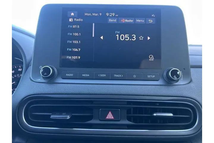 $21995 : Hyundai KONA 2023 AWD SEL 4d image 9