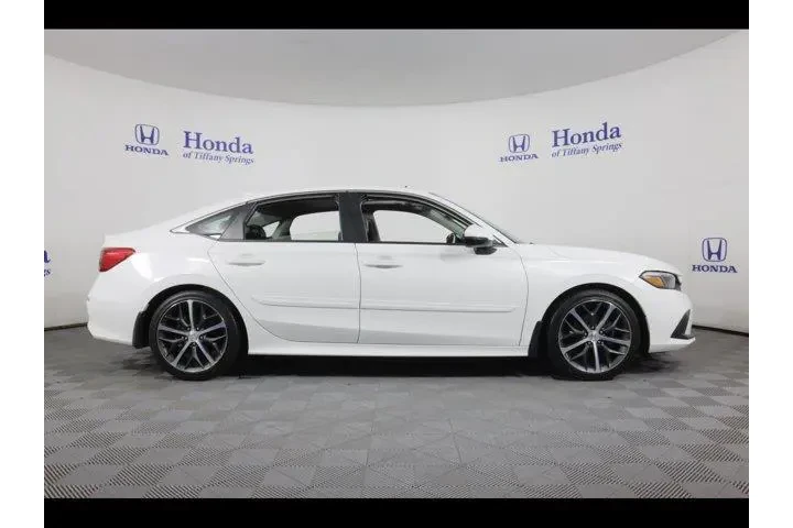 $29475 : Honda Civic 2024 Touring 4dr image 8