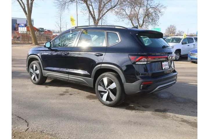 $21977 : Volkswagen Taos 2025 AWD S 4 image 6