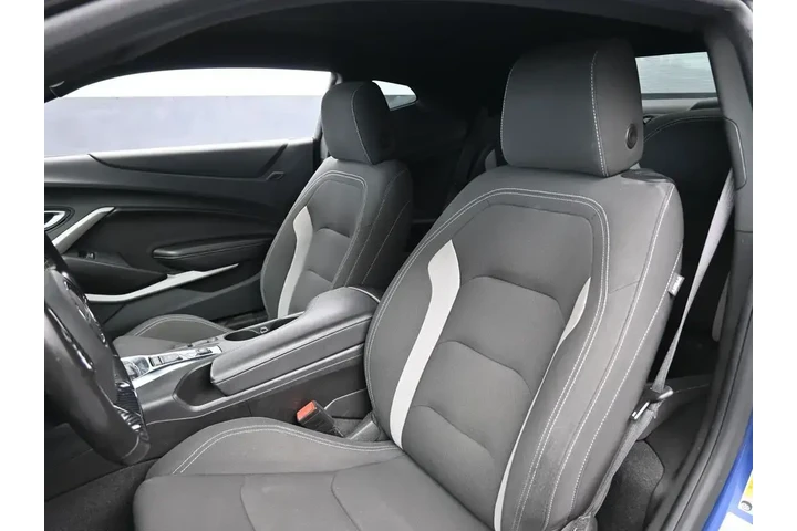 $28995 : Chevrolet Camaro 2023 LT 2dr image 10