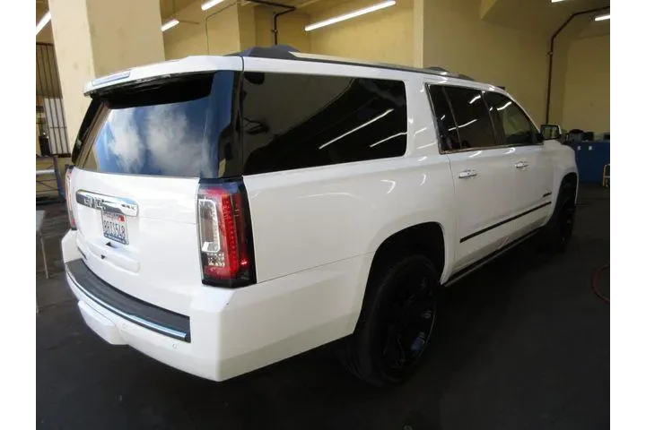 $39663 : GMC Yukon XL 2020 4x4 Denali image 3