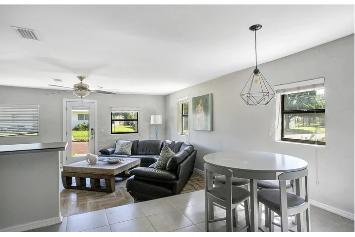 $890 : Fully renovated updated 2 home image 4