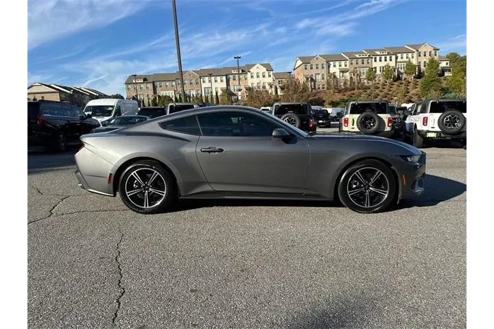 $29098 : Ford Mustang 2024 EcoBoost 2 image 8