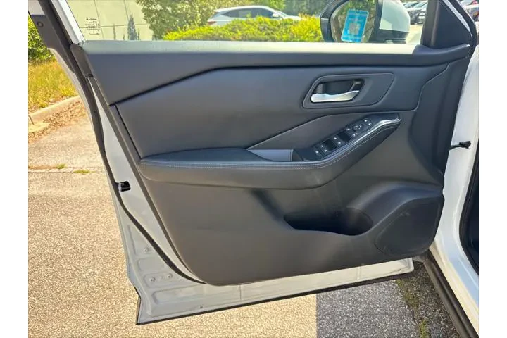 $20520 : Nissan Rogue 2025 SV 4dr Cro image 10