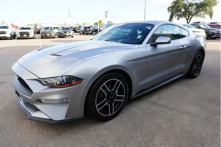 $25988 : Ford Mustang 2021 EcoBoost P image 3