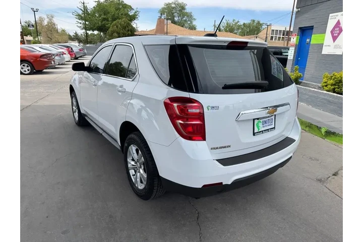 2017 Equinox LS 2WD image 7