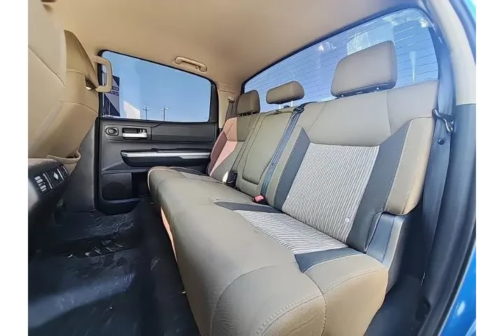 $18998 : Toyota Tundra 2016 4x4 TRD P image 8