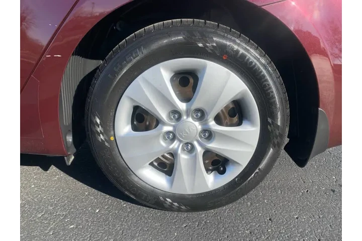 $9995 : 2018 Forte LX image 10