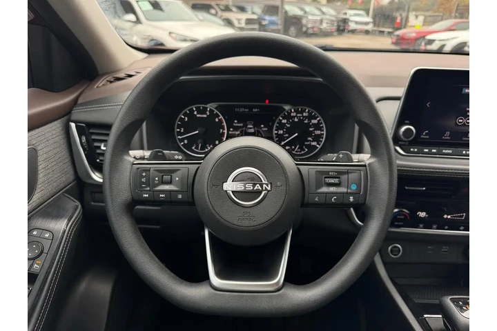 2023 Rogue SV image 10