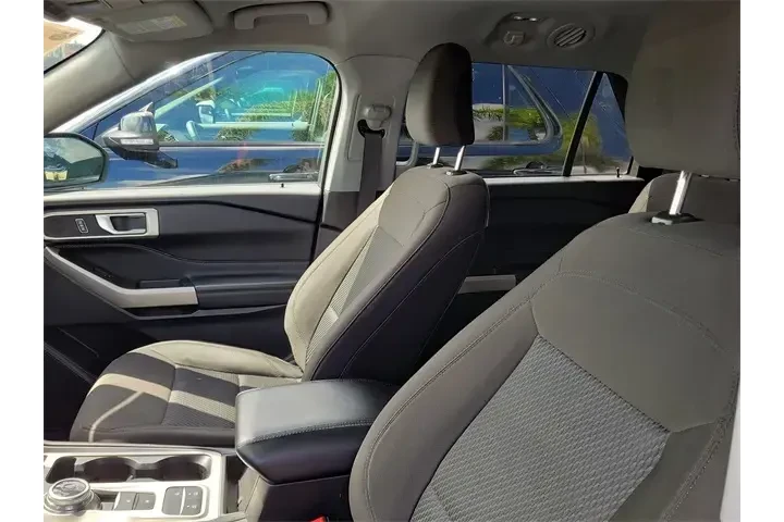 $24590 : Ford Explorer 2023 XLT 4dr S image 5
