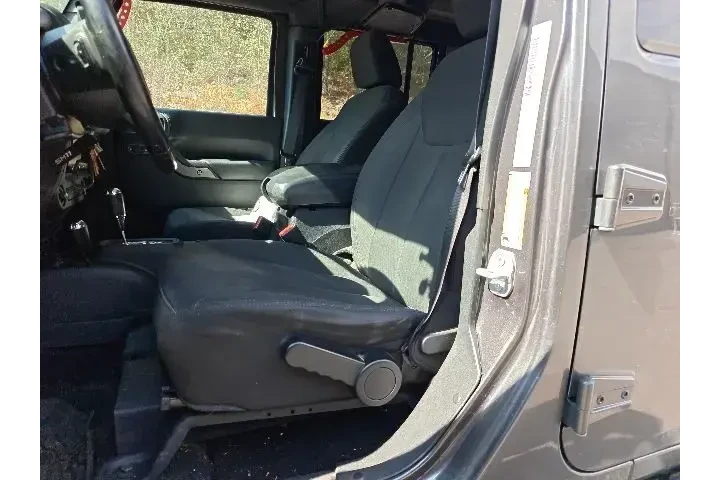 $18990 : Jeep Wrangler Unlimited 2017 image 10