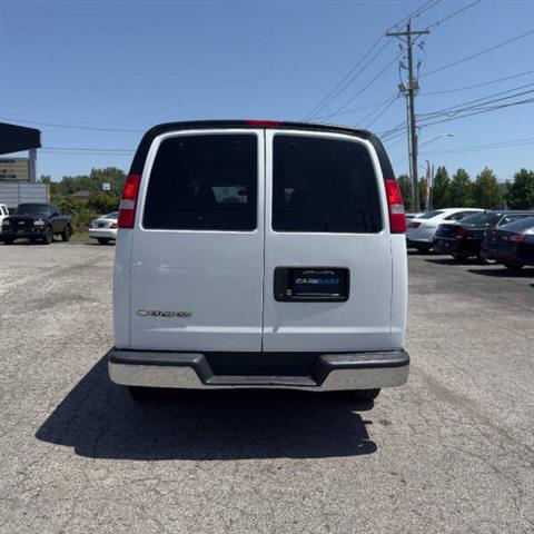 2019 Express LT 2500 image 5