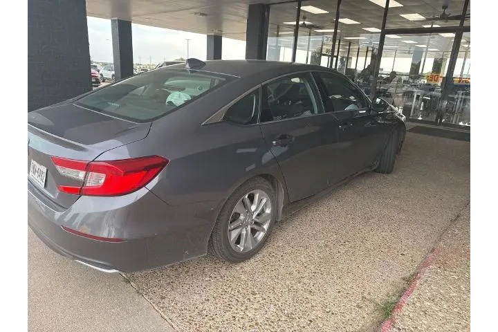 $18625 : Honda Accord 2020 LX 4dr Sed image 5