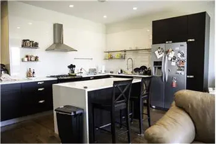 $4695 : Rental property with 3 bedro image 1