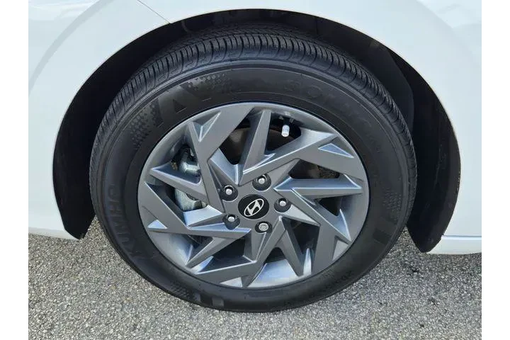 $25383 : Hyundai ELANTRA Hybrid 2025 image 5