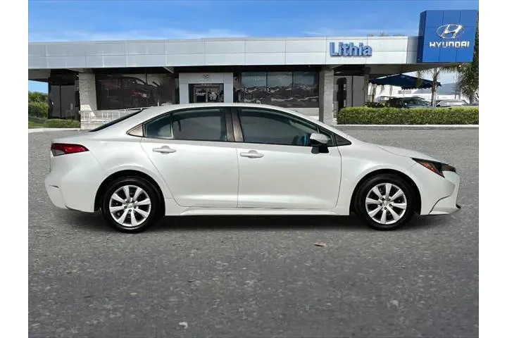 $19777 : Toyota Corolla 2024 LE 4dr S image 9