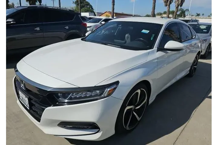 $21800 : Honda Accord 2019 Sport 4dr image 1