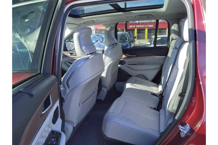 $38595 : Jeep Grand Cherokee 2022 4x4 image 10