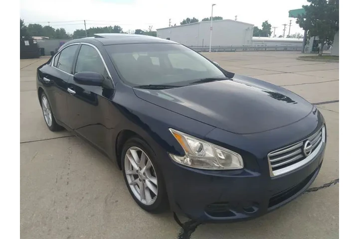$5500 : 2014 Maxima 3.5 S image 8